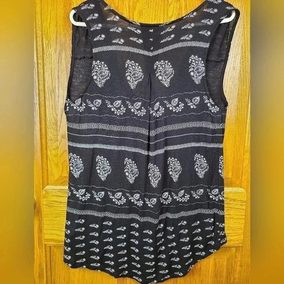 LUCKY Brand sleeveless top - Picture 2 of 8